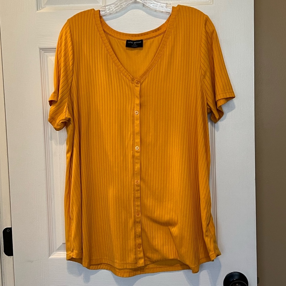 Women's Lane Bryant Short Sleeve V-Neck Button Down Top. Size 18/20. Orange